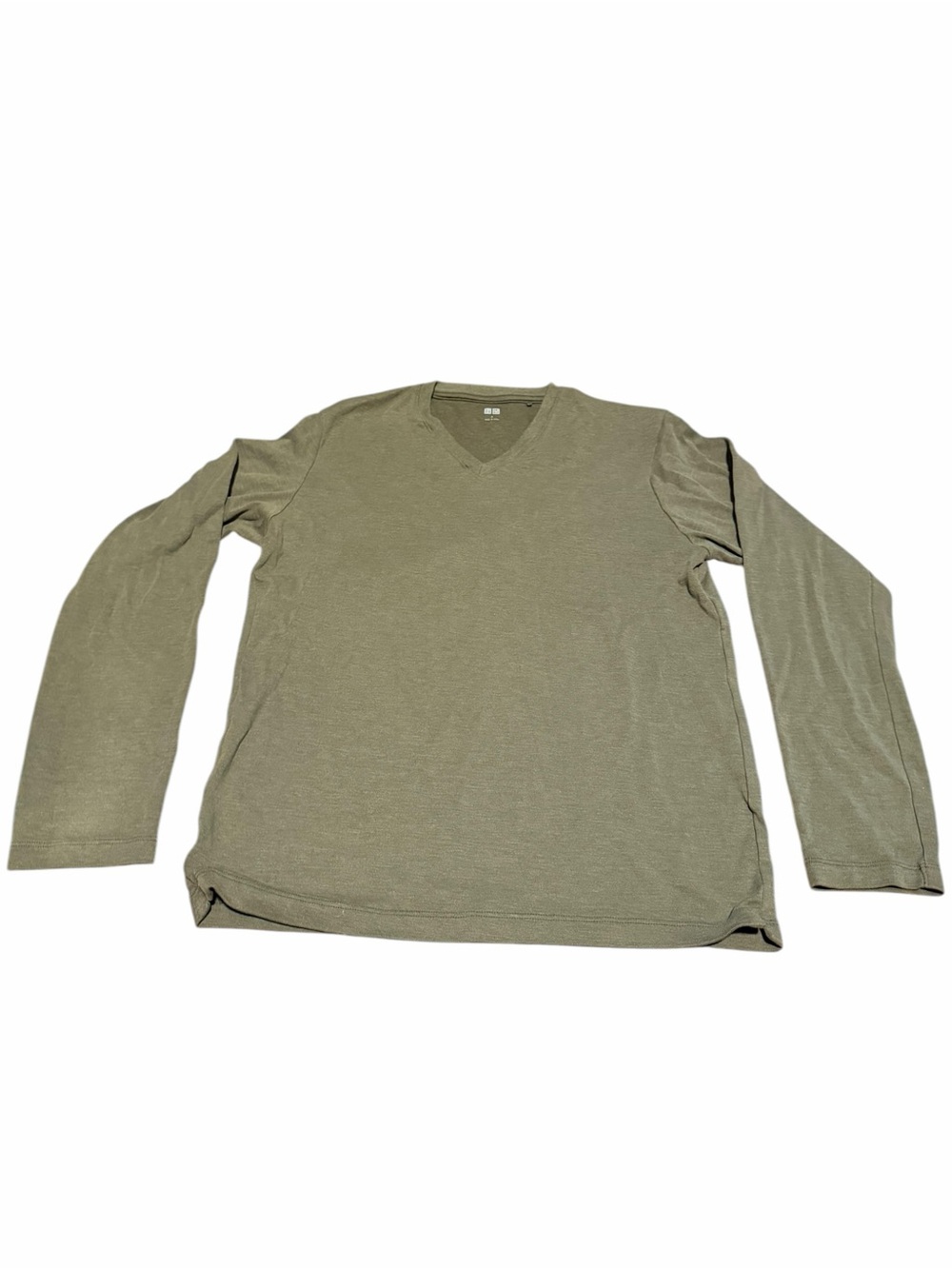 Uniqlo Men's V-Neck Long Sleeve Shirt in Olive Small